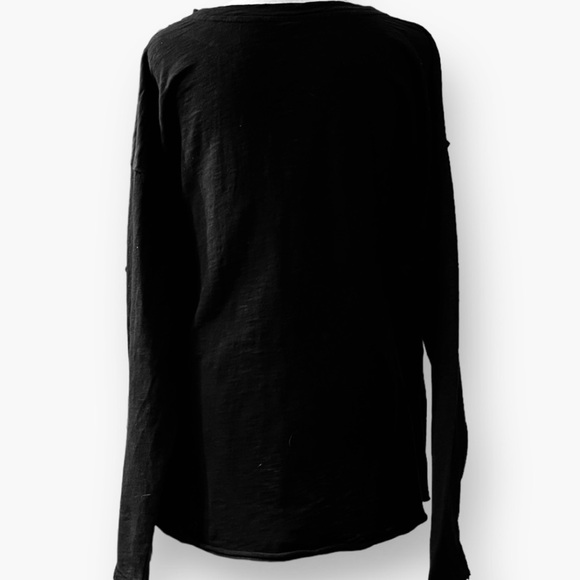 Peace Love World Long Sleeve Cut Out Tee. Black. Size 1X. - Picture 12 of 15